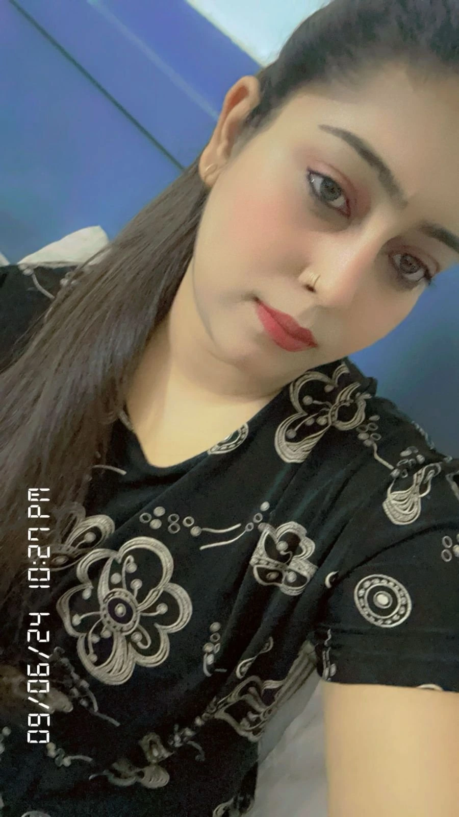 VIP call girl for discreet services, Rajkot